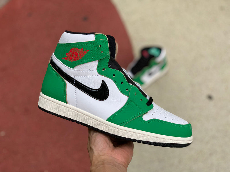 NIKE AIR JORDAN 1