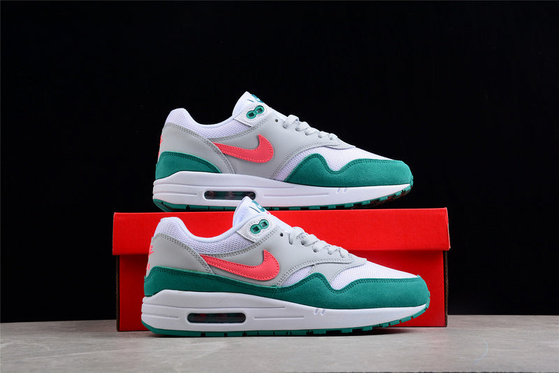 NIKE AIR MAX 1