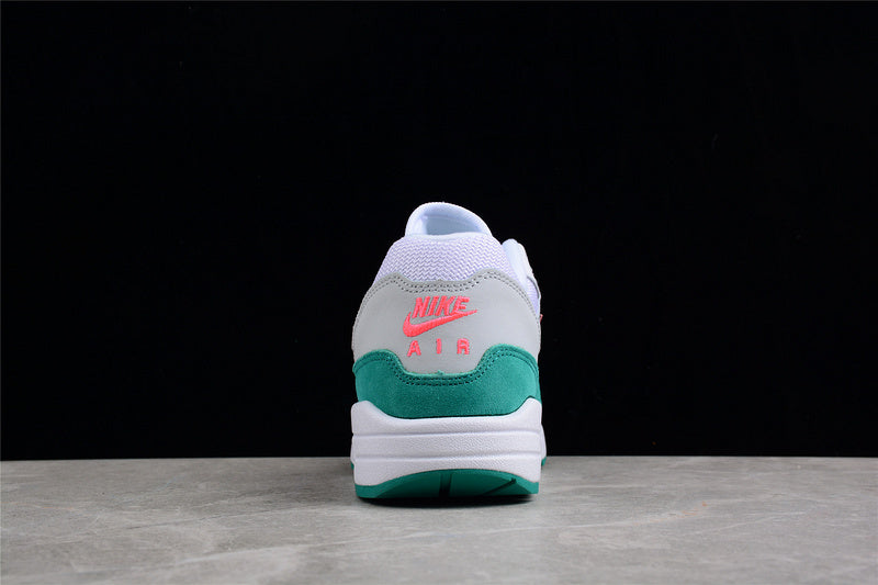 NIKE AIR MAX 1