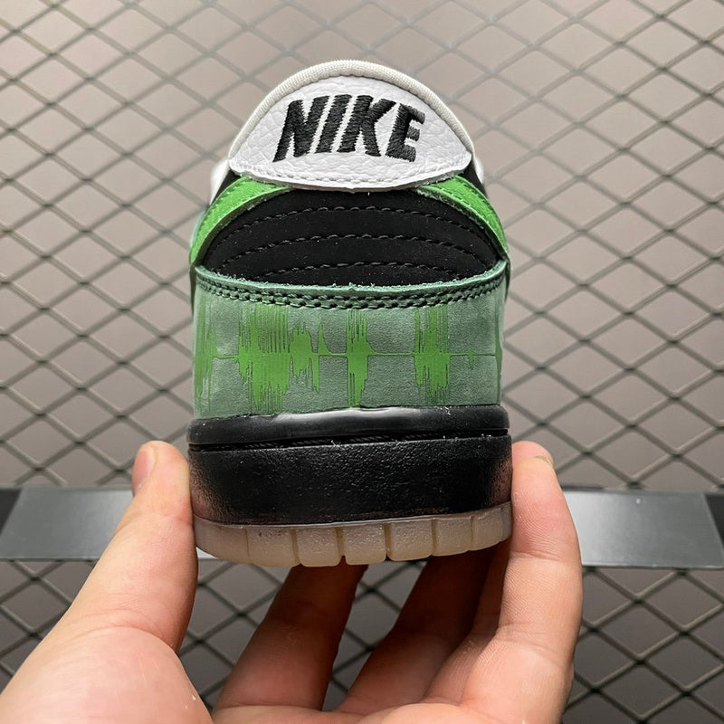 NIKE DUNK LOW