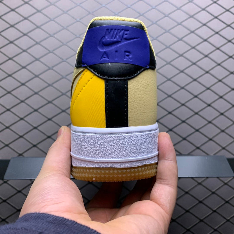 NIKE AIR FORCE 1