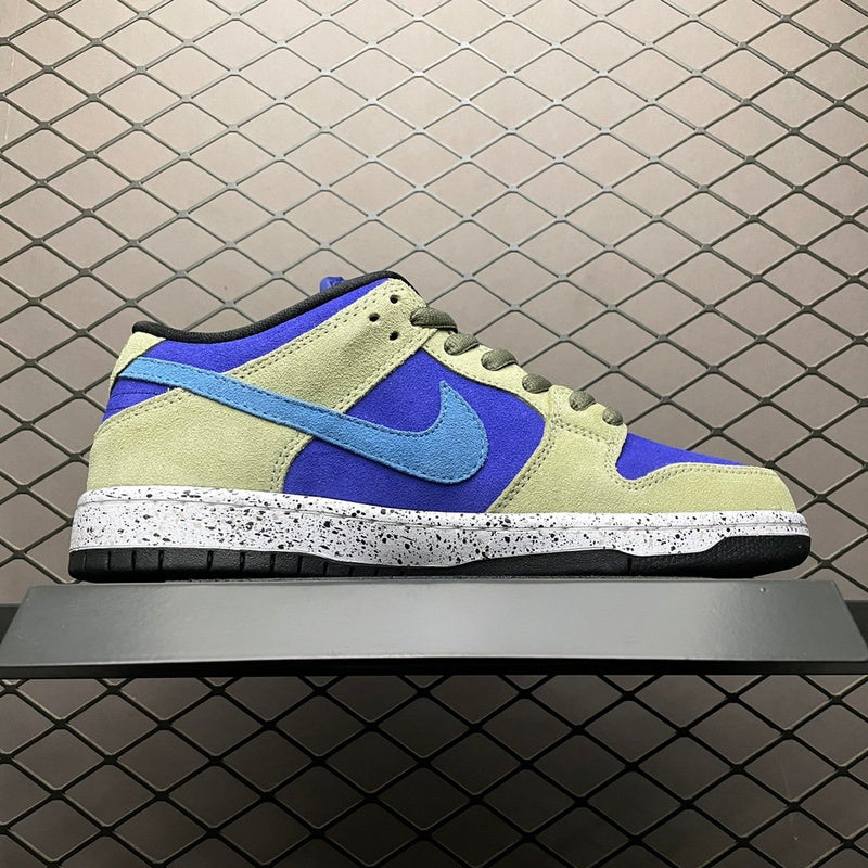 NIKE DUNK LOW