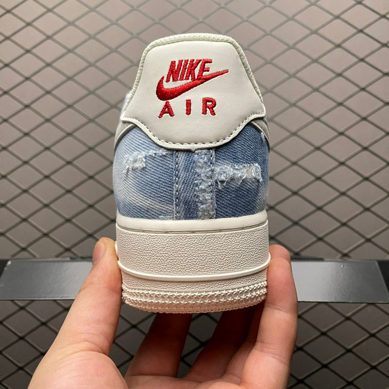 NIKE AIR FORCE 1