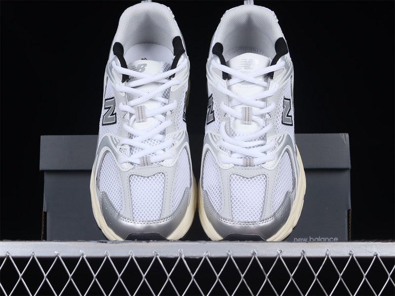 NEW BALANCE 530