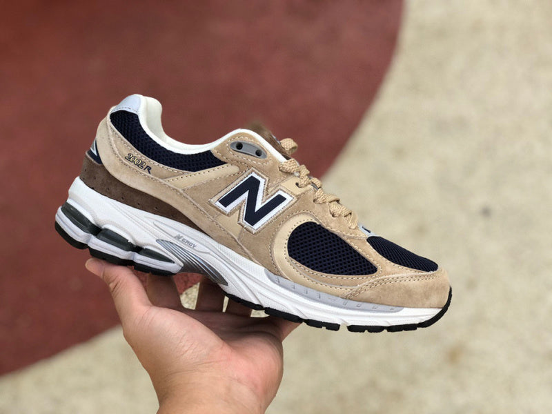 NEW BALANCE 2002R