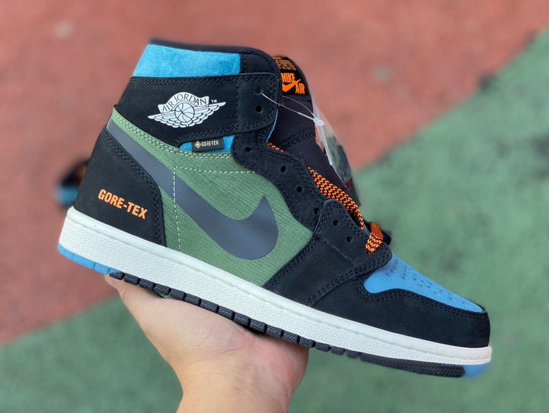 NIKE AIR JORDAN 1