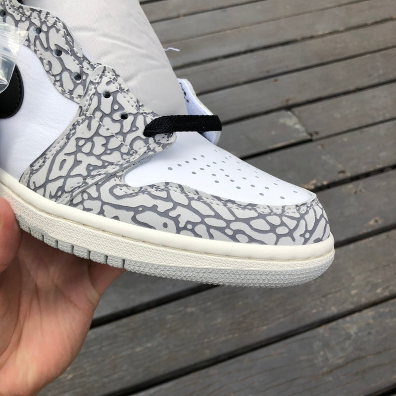 NIKE AIR JORDAN 1
