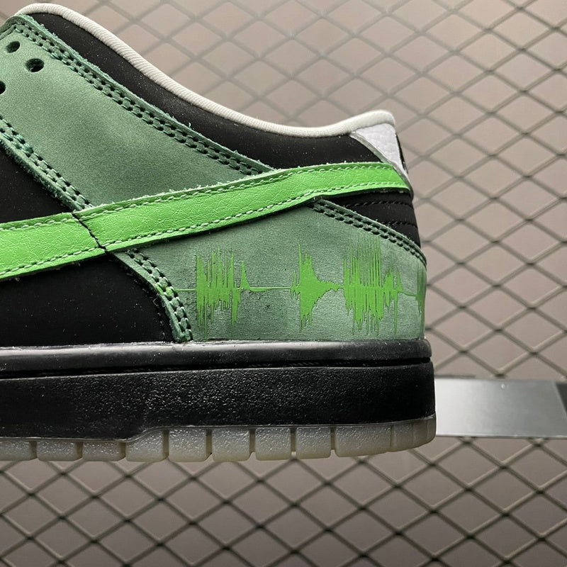 NIKE DUNK LOW