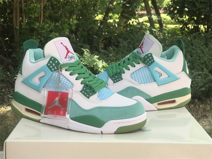 AIR JORDAN 4