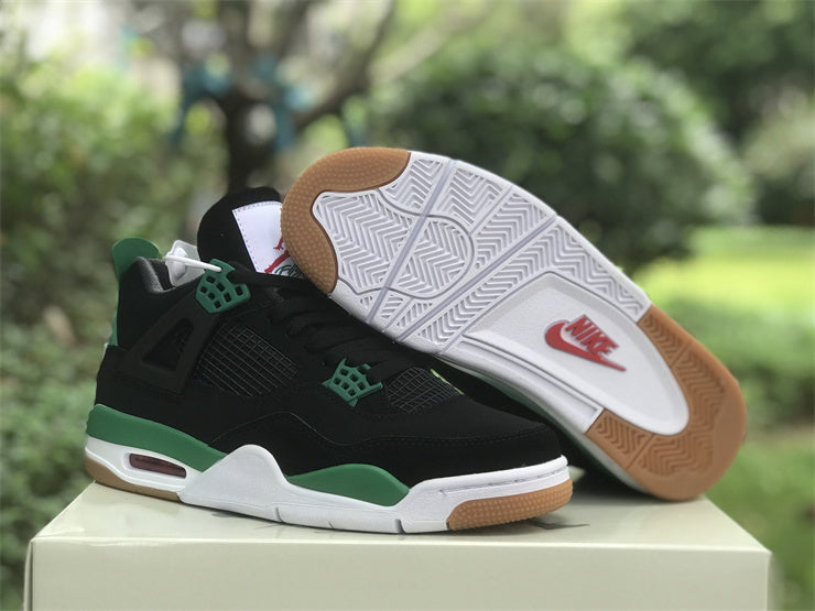 AIR JORDAN 4