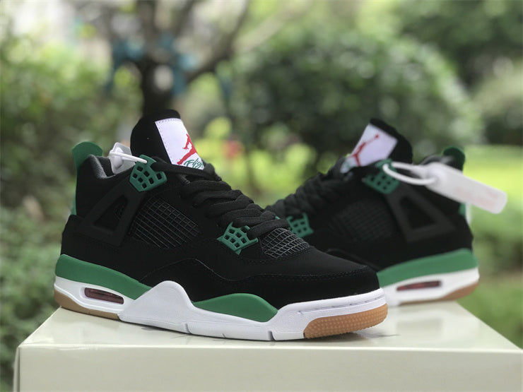 AIR JORDAN 4