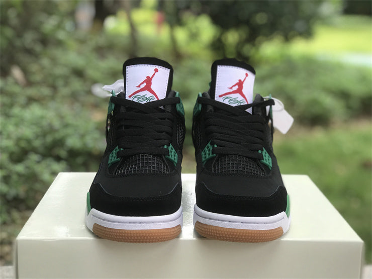 AIR JORDAN 4