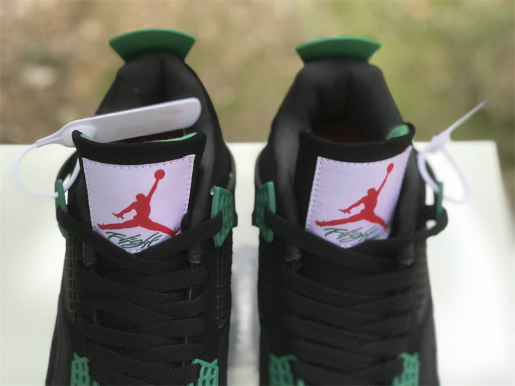 AIR JORDAN 4