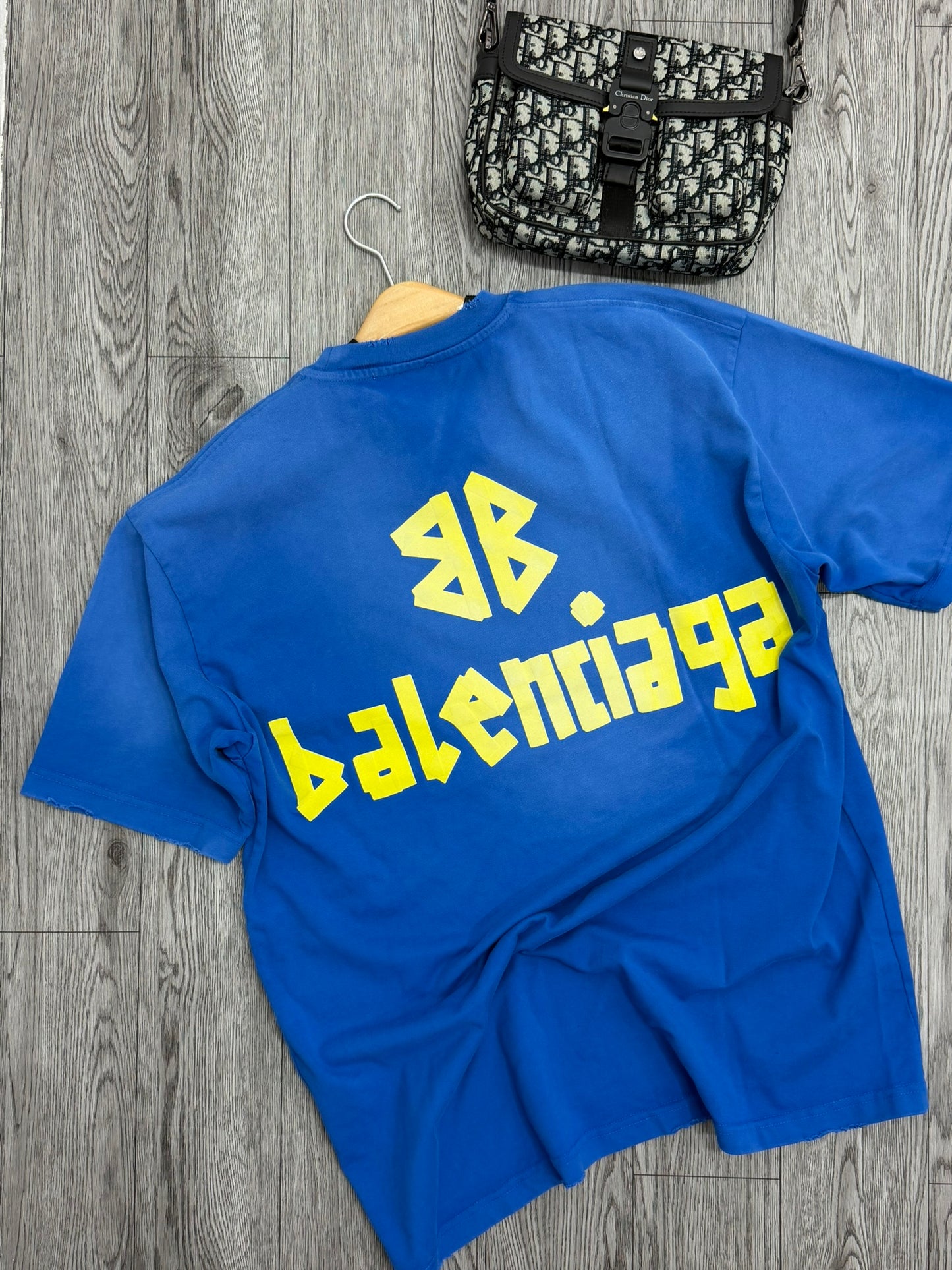 CAMISETA BALENCIAGA