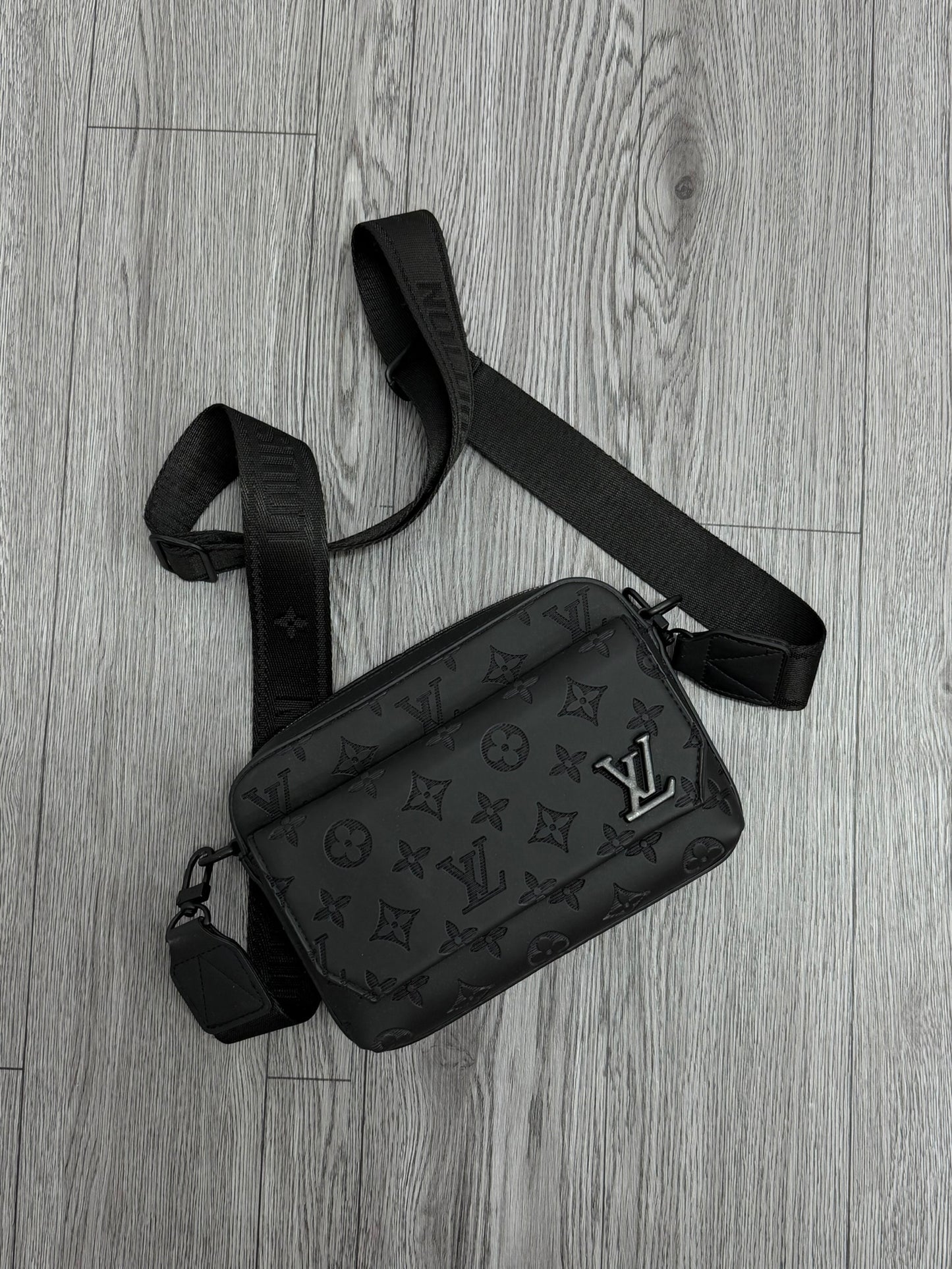 RIÑONERA LOUIS VUITTON