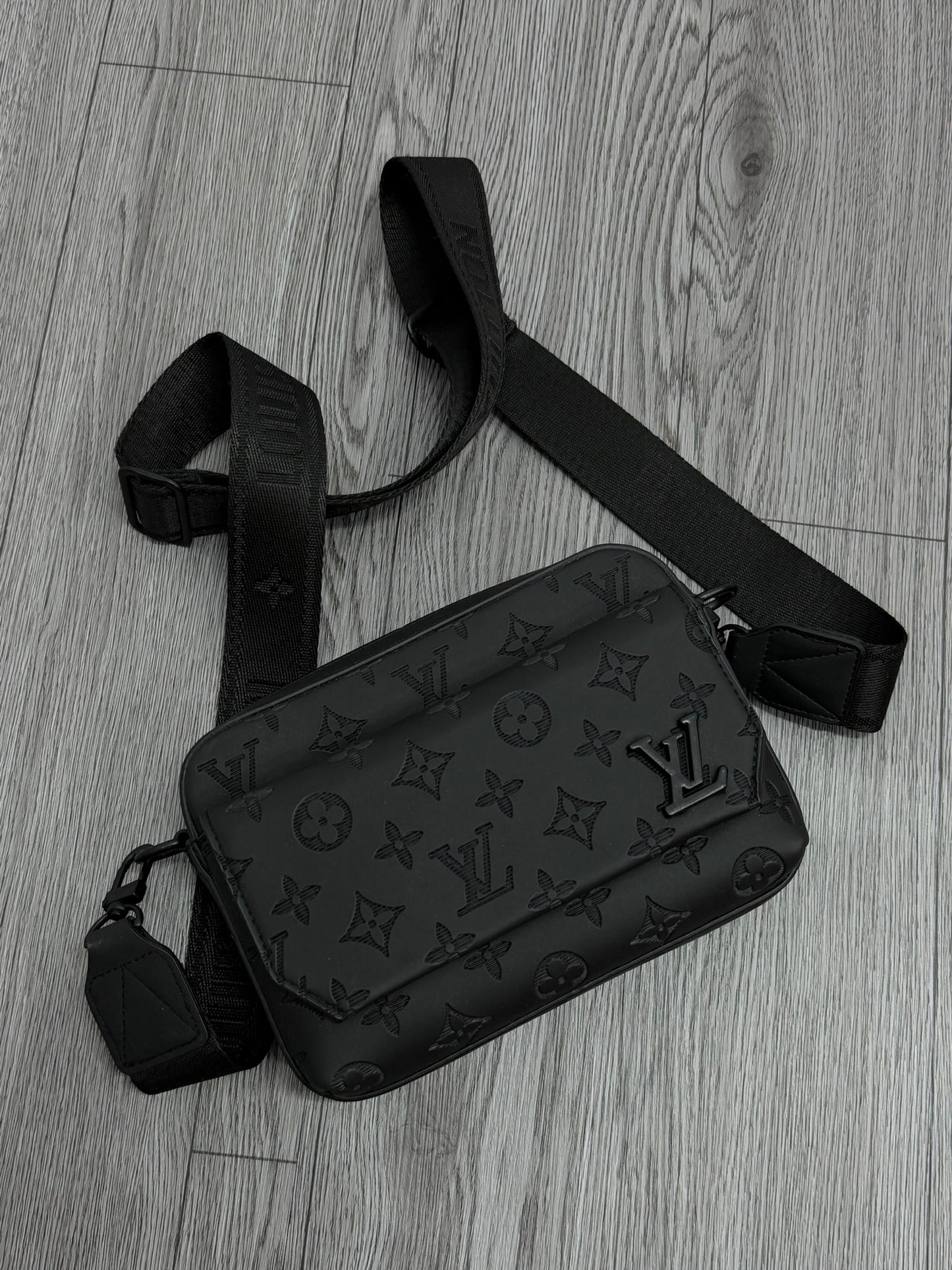 RIÑONERA LOUIS VUITTON