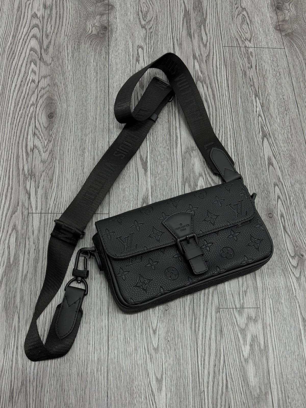 RIÑONERA LOUIS VUITTON