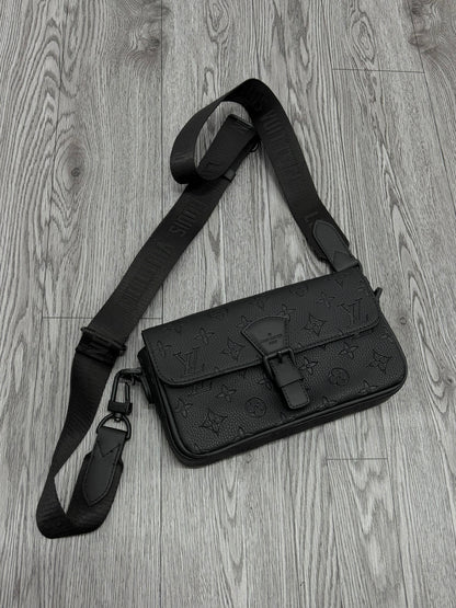 RIÑONERA LOUIS VUITTON