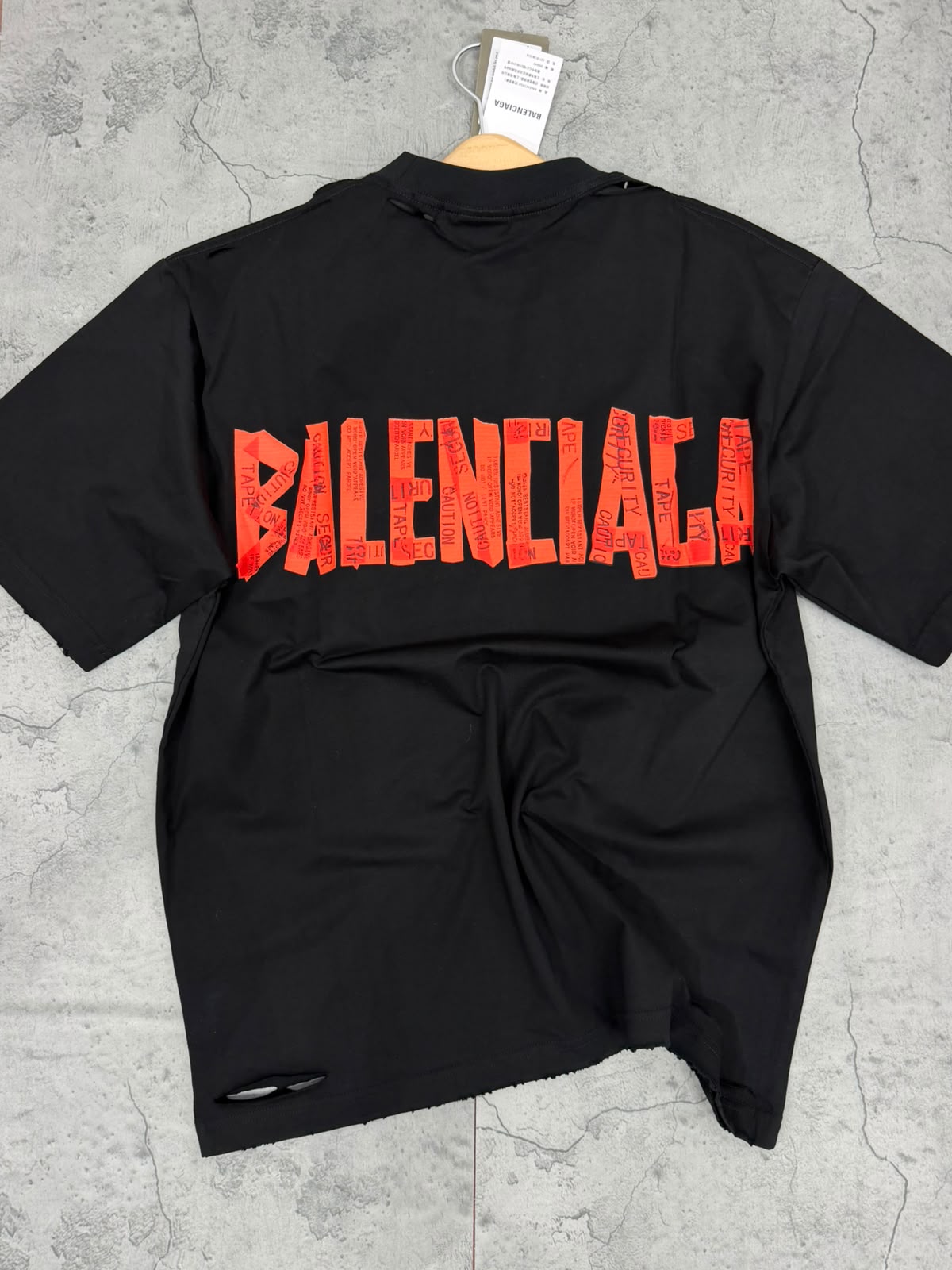 CAMISETA BALENCIAGA