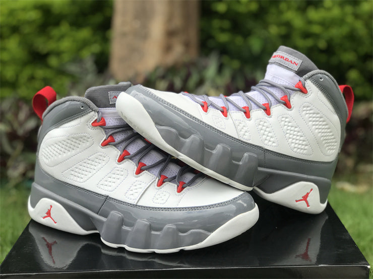 AIR JORDAN 9