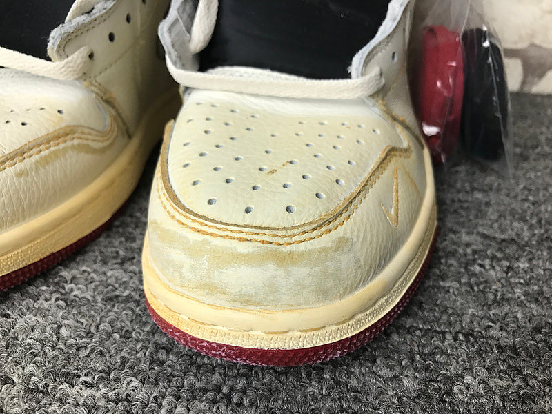 NIKE AIR JORDAN 1