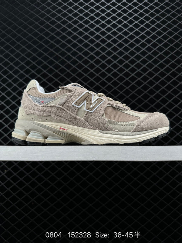 NEW BALANCE 2002R
