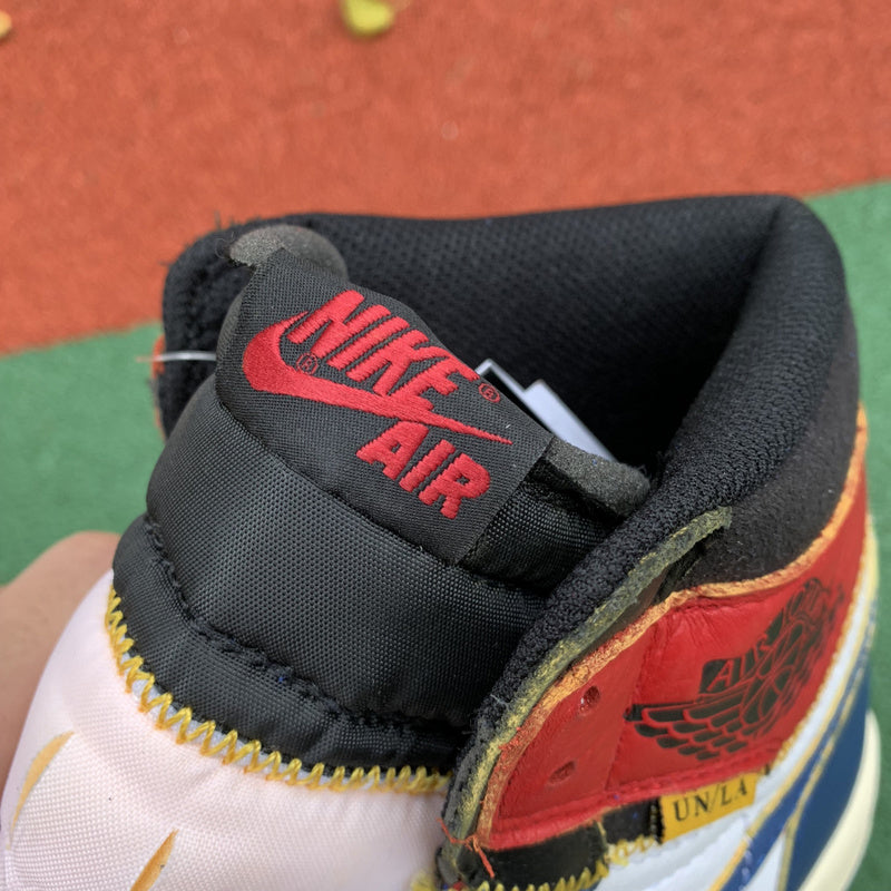 NIKE AIR JORDAN 1