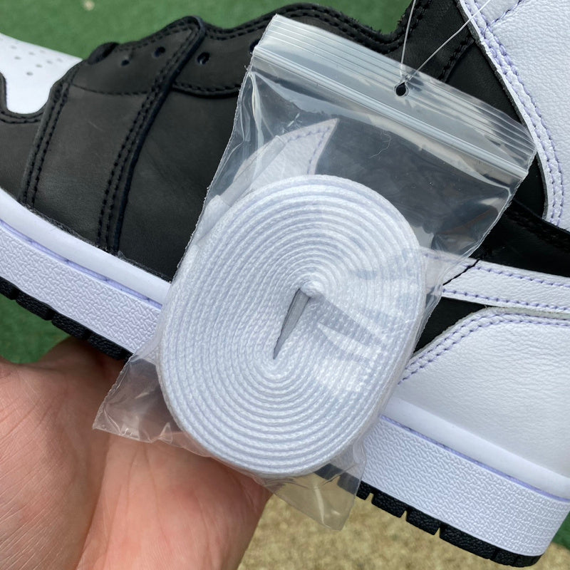 NIKE AIR JORDAN 1