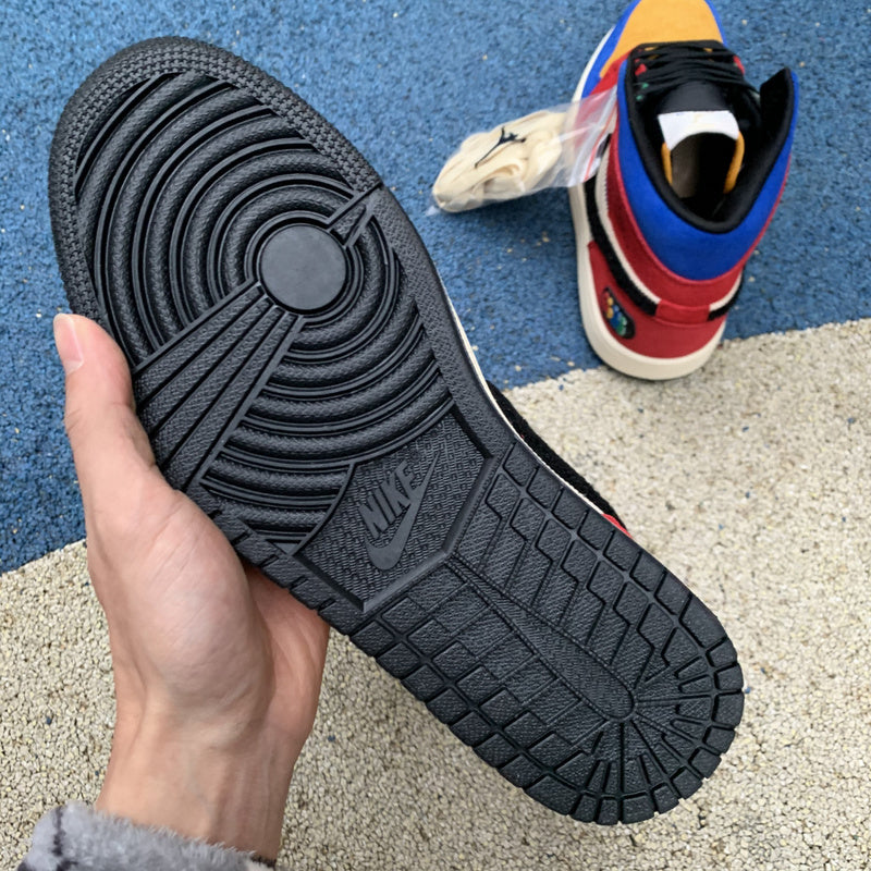 NIKE AIR JORDAN 1