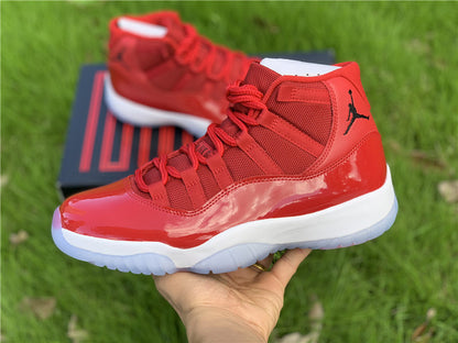 AIR JORDAN 11