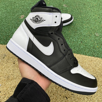 NIKE AIR JORDAN 1