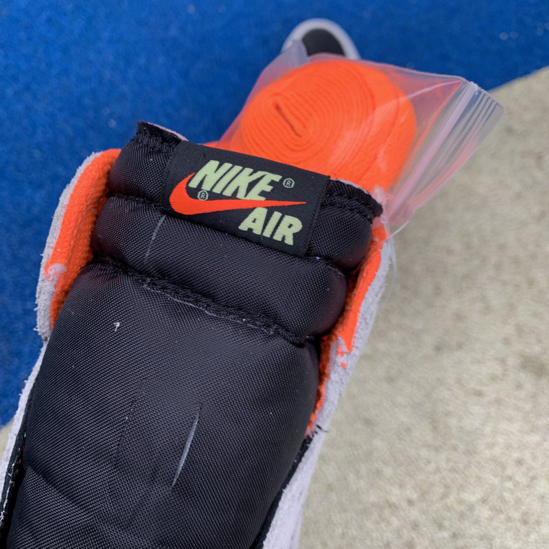 NIKE AIR JORDAN 1