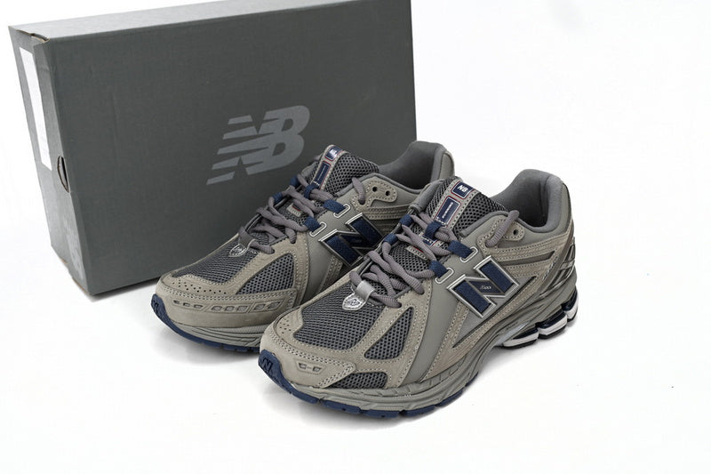 NEW BALANCE 1906R