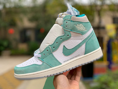 NIKE AIR JORDAN 1