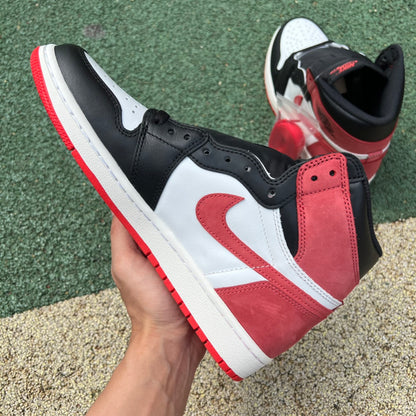 NIKE AIR JORDAN 1