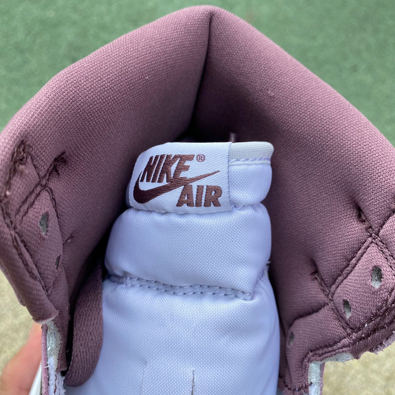 NIKE AIR JORDAN 1