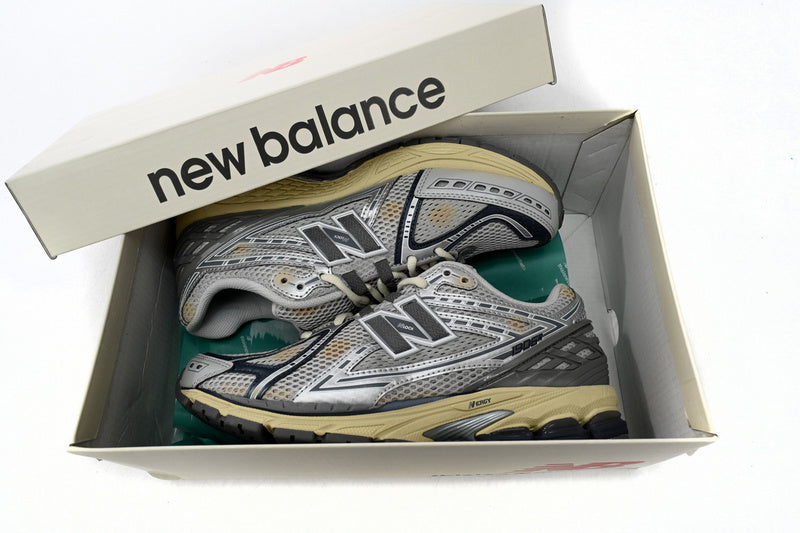 NEW BALANCE 1906R