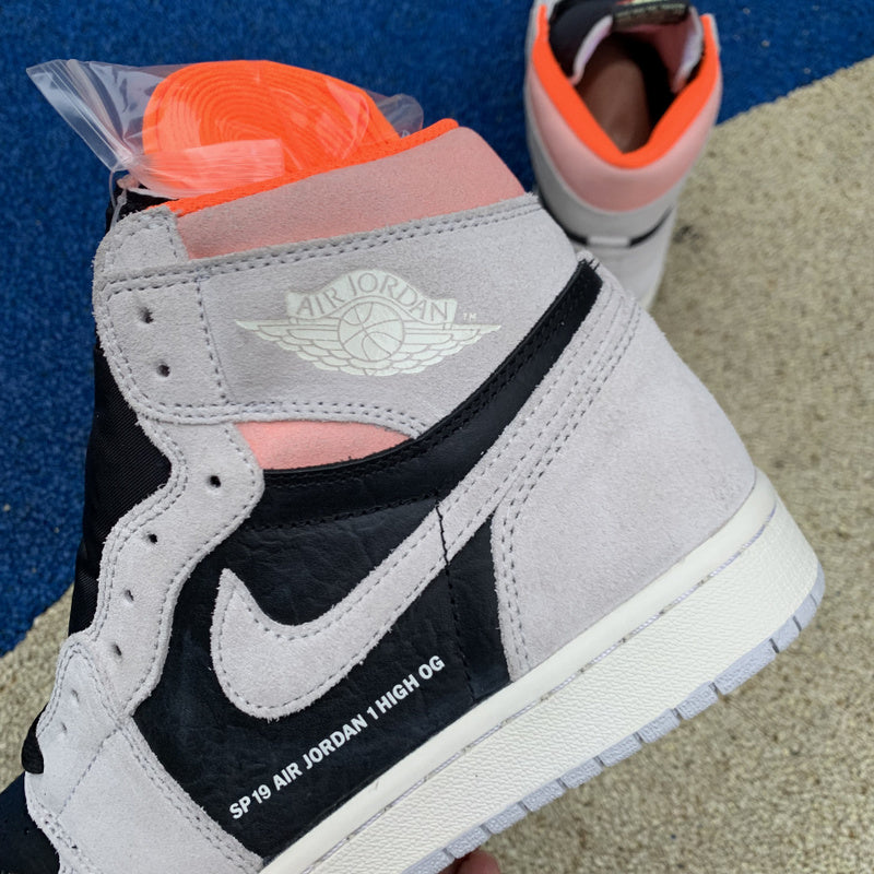 NIKE AIR JORDAN 1