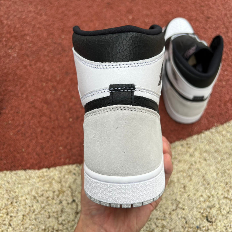 NIKE AIR JORDAN 1