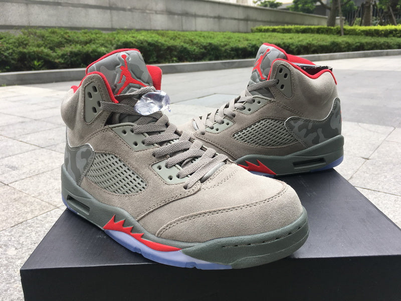 AIR JORDAN 5