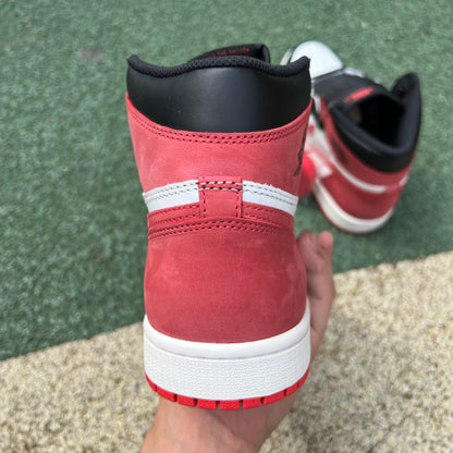 NIKE AIR JORDAN 1