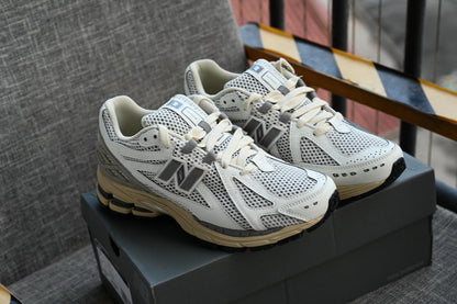 NEW BALANCE 1906R