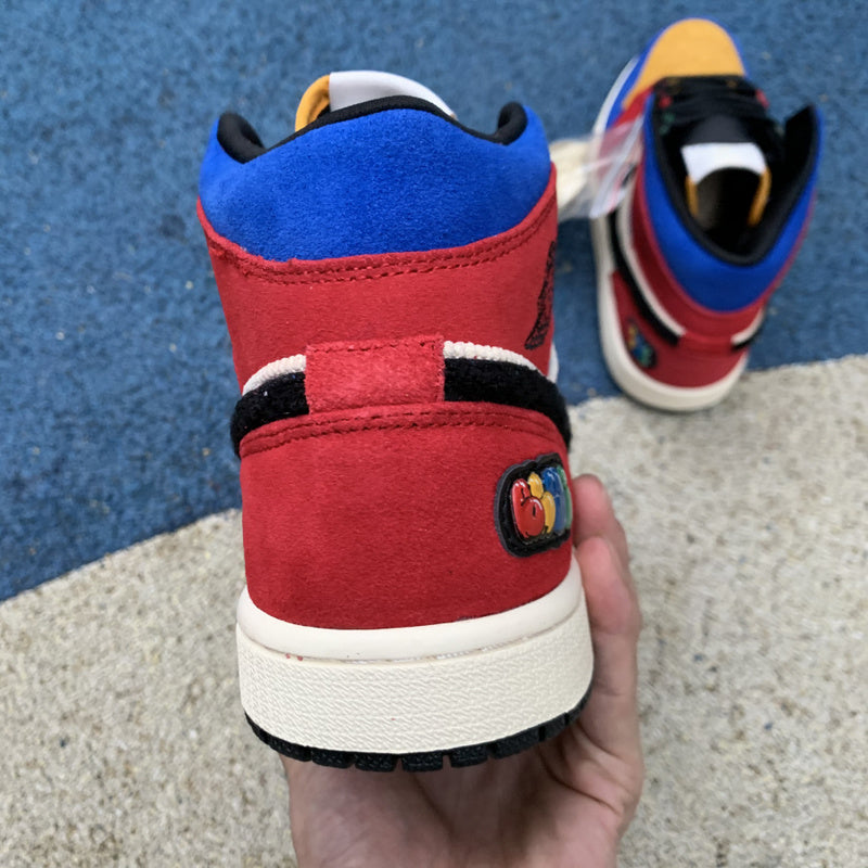 NIKE AIR JORDAN 1