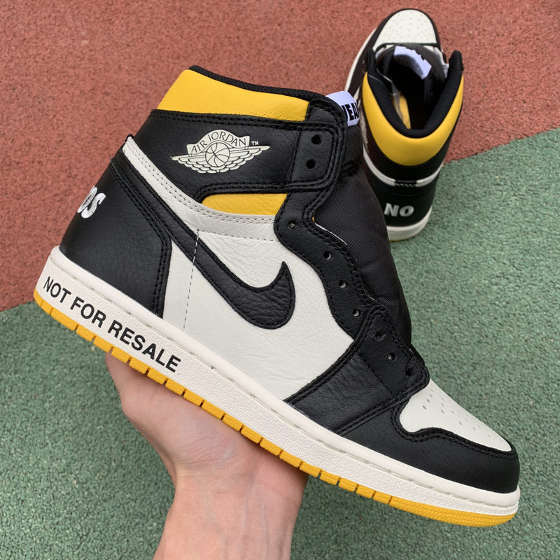 NIKE AIR JORDAN 1