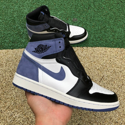NIKE AIR JORDAN 1