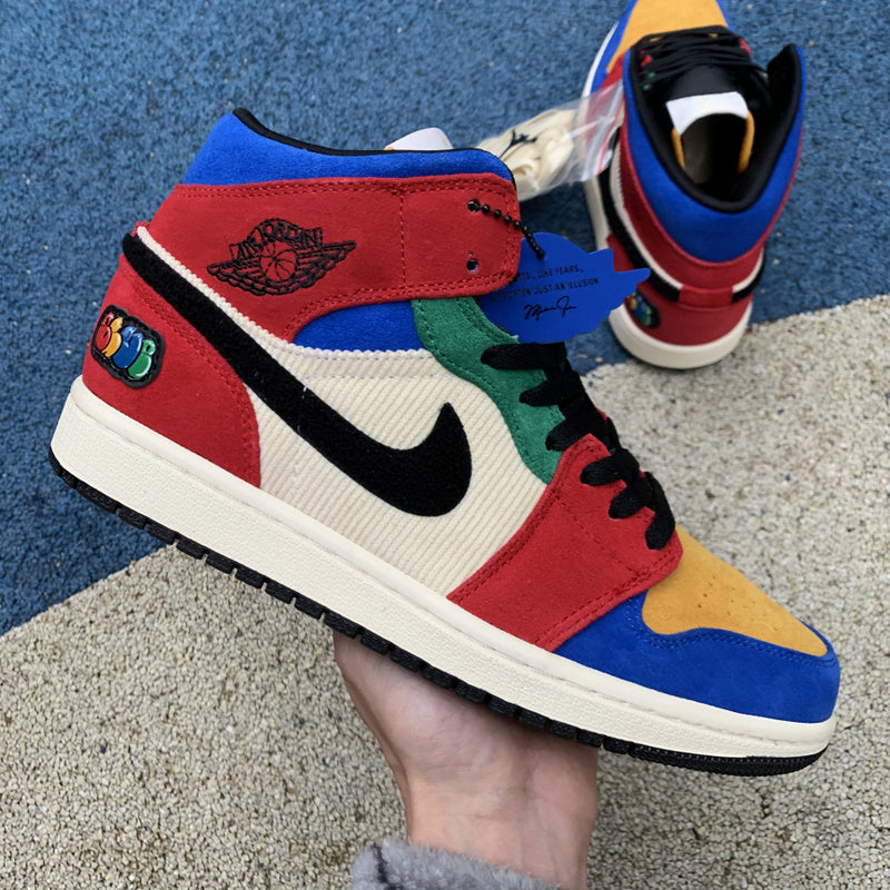 NIKE AIR JORDAN 1