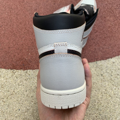 NIKE AIR JORDAN 1