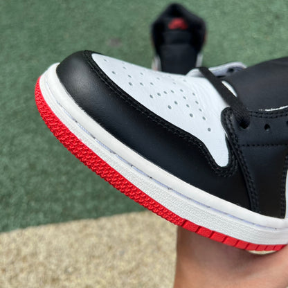 NIKE AIR JORDAN 1