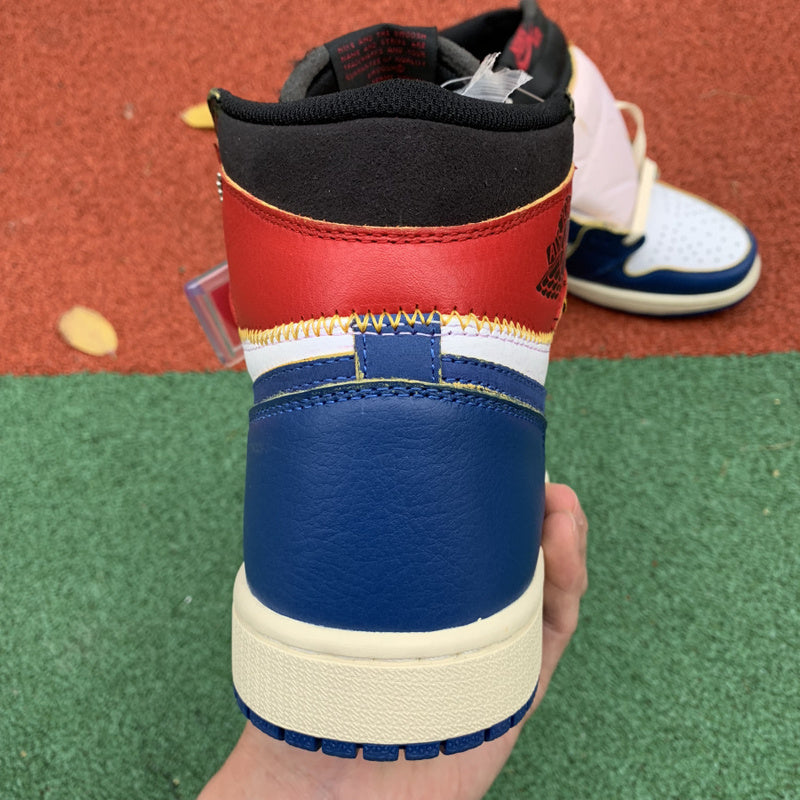 NIKE AIR JORDAN 1
