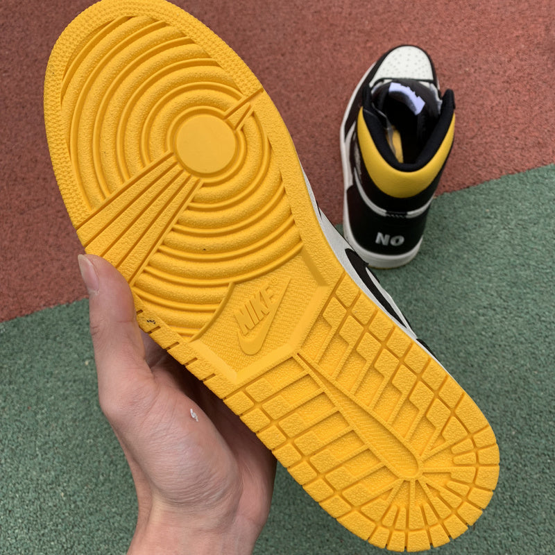 NIKE AIR JORDAN 1